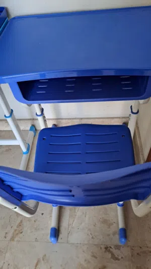 2study tables and 2 chairs for sale