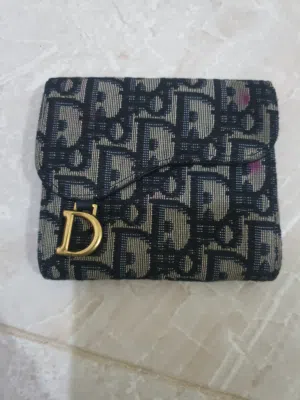 بوك ماركة ديور