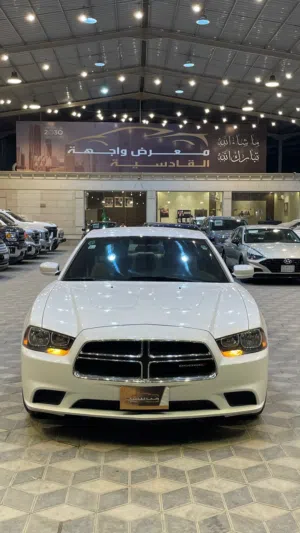 دودج تشارجر 2013       SXT