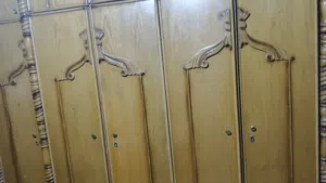 خزانة نظيف لايته زان + تخت مجوز حديد نظيف جدا