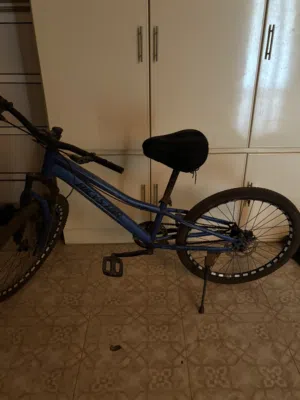 سيكلً شبه جديد