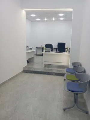 اثات مكتبي مستعمل للبيع