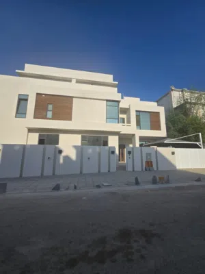 فلة راقية جدا للبيع في بوشر - الغبرة الجنوبية مقابل السلطاني ..