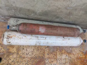 بومبة أوكسجين" (أسطوانة الأكسجين)