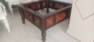 طاولةوسط انتيك خشب القياس متر×مترنظيف