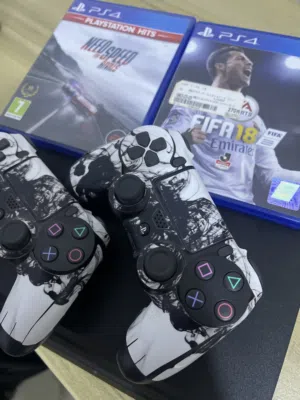 جهاز بلايستيشن فور برو للبيع