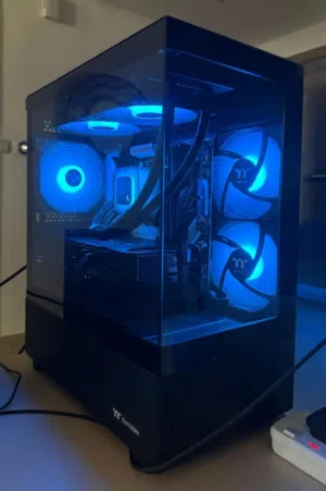 RTX 5060 Gaming PC + Razer Huntsman & Viper V3 Pro  Like New