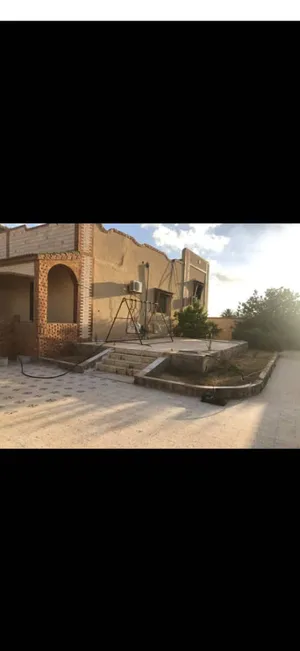 1 Bedroom . 4 Bathrooms . 370 m21