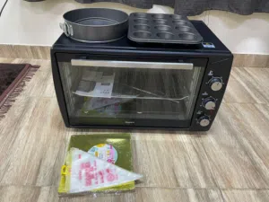 For Sale: 63L Oven + Full Set of Baking Molds