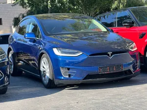 تسلا Model X 75D 2017 (6 مقاعد) - فل كامل بسعر لقطة