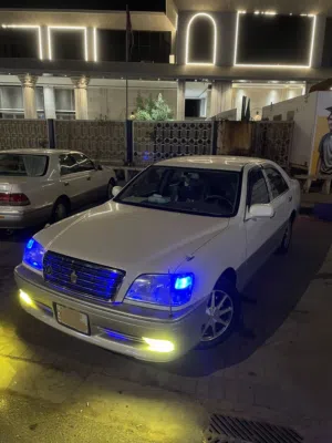 تيوتا كراون جنون 2003