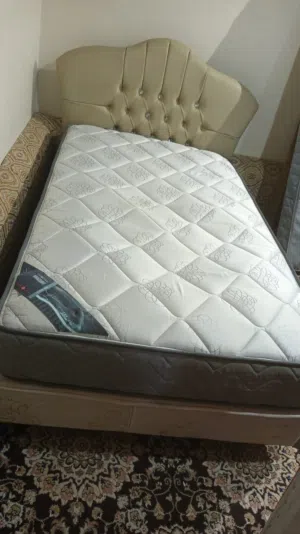 سرير طبي بحاله جيده