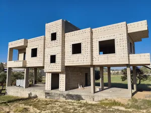 2 Floors . 470 m2 . Landlord0