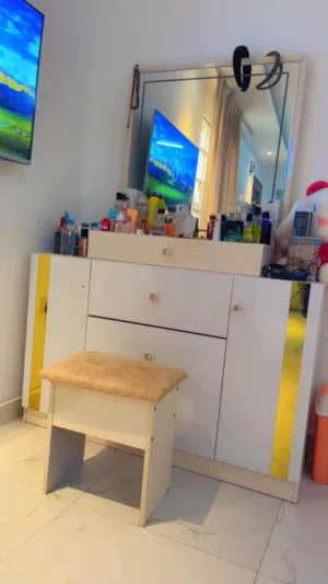 غرفة النوم فخمة و بي سعر مناسب