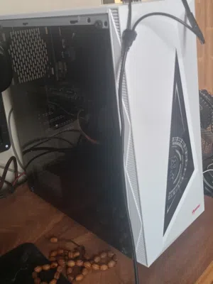 كمبيوتر قيمنق مع كرت شاشة هدية