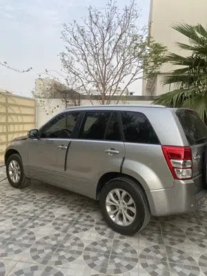 Used Suzuki Grand Vitara in Al Dakhiliya