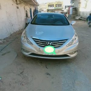 Sedan Hyundai in Basra