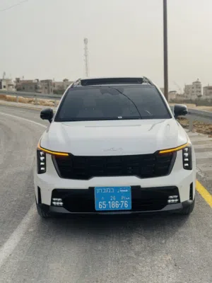 كيا سورينتو هايبرد دفع رباعي  أعلى فئة جرافيتي بالسعر المميز