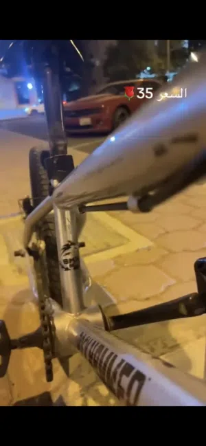 للبيع قاري bmx الي يبيه يكلمني السعر 15دينار