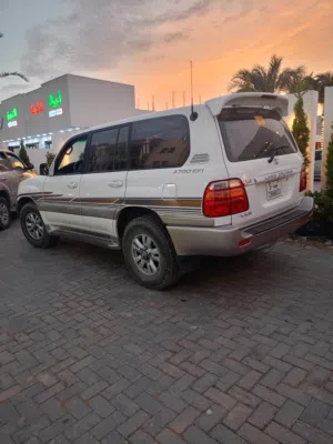 تويوتا لاندكروزر 2000