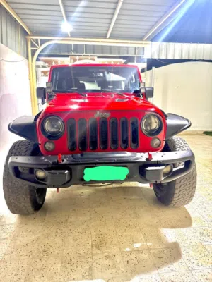 This is a jeep Wrangler Rubicon 2016 model with no defects and in clean and excellent condition