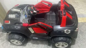 سيارة أطفال كبيرة لون اسود واحمر معها شاحنها بس فيها مشكلة بالبطارية سعرها جديد 150 بدي أبيعها 25
