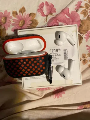 سماعات اصليه مستخدمه شي بسيط ونفس جديد apple alrpods pro 2nd