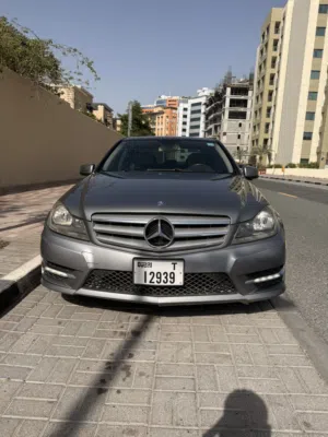 Mercedes’ c300 4matic V6