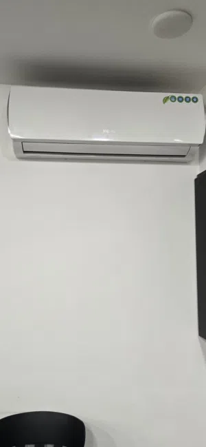 عدة مطعم بيتزا كاملة بحالة ممتازة