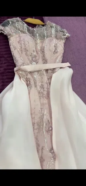 فستان سهرة للبيع