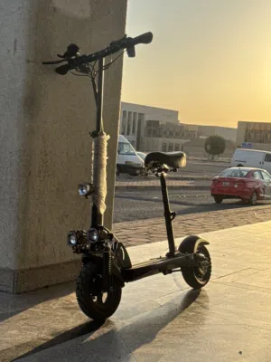 للبيع سكوتر استعمال اقل من أسبوعين