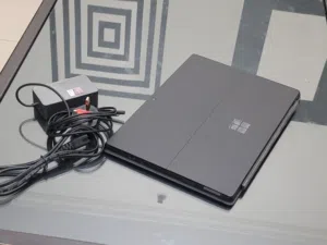 Microsoft Surface Pro 7 (Black) Core i7 - 16gb ram