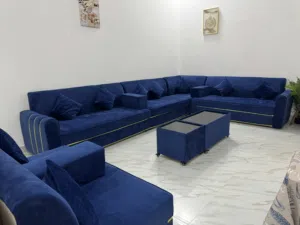 كنب بحالة ممتازة حجم كبير يمكن فصله