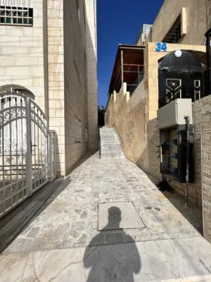 شقة فارغة للايجار في ابو نصير خلف حدائق الجبيهة