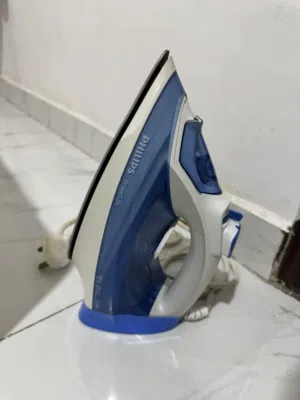 للبيع مكواة فيليبس - Philips Iron for Sale