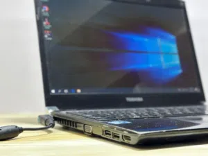 Laptop TOSHIBA Satellite core i5 الجيل السادس بسعر مميز