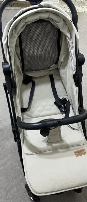 كروسة اطفال (عربة) للسفر شبه جديدة للبيع ب 400
