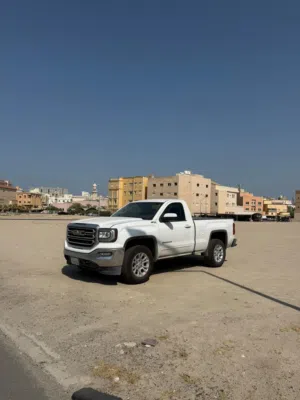 Used GMC Sierra in Farwaniya