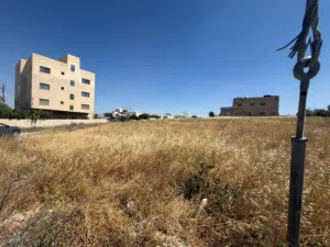 أرض للبيع في حسبان - موقع مميز بالقرب من الجامعة الألمانية الأردنية**