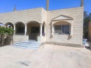 بيت مستقل بمنطقة الزرقاء الظليل