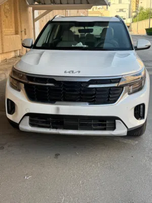كيا سيلتوس موديل 2024 GT-LINE صبغ وكالة سيرفس وكالة عداد38.000 الف كيلومع مفتاحين الوكالة شرط الفحص