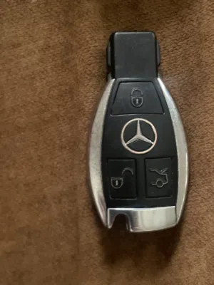 مفتاح مرسدس للبيع
