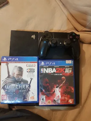 Playstation 4, 2 controller and 2 cd