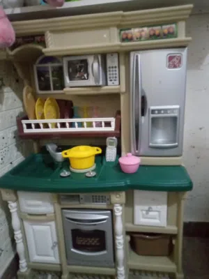 مطبخ اطفال مستعمل بحال الوكالة ماركة step 2 امريكي.
