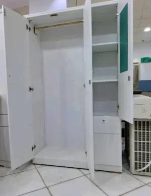 دولاب ملابس لون ابيض اوبني 3ابواب