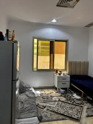 استديو مع شخص (شراكة)