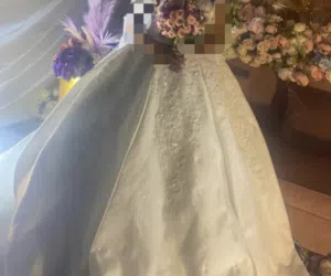 فستان زفاف للبيع في صور