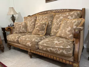 كنب مستعمل بحالة ممتازه