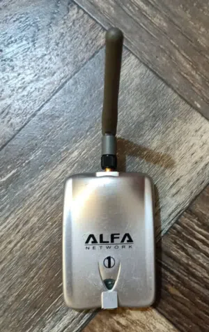 أدابتر واي فاي نوع ألفا واي فاي ALFA لالتقاط الشبكات اللاسلكية