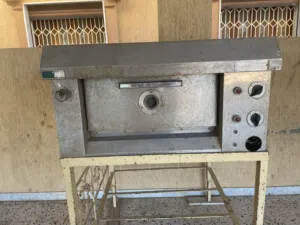 فرن او كوشة للبيع النوع ايطالية مستعمل تبي مرشة فقط كما موضح ف الصورة  المكان تاجوراء البيفي